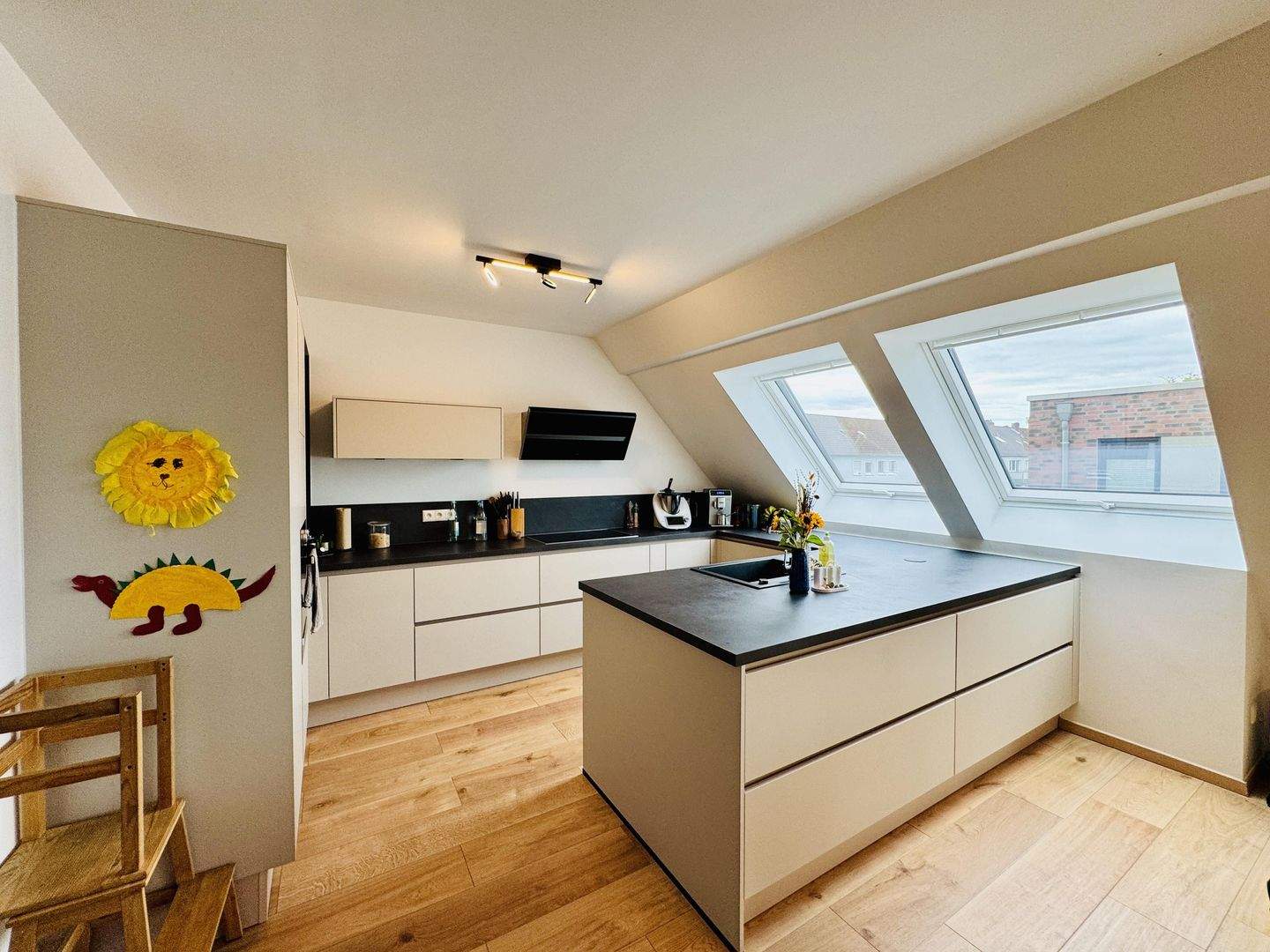 Stilvolle Maisonettewohnung mit Balkon und Aufzug – 47259 Duisburg – Vorschaubild 3