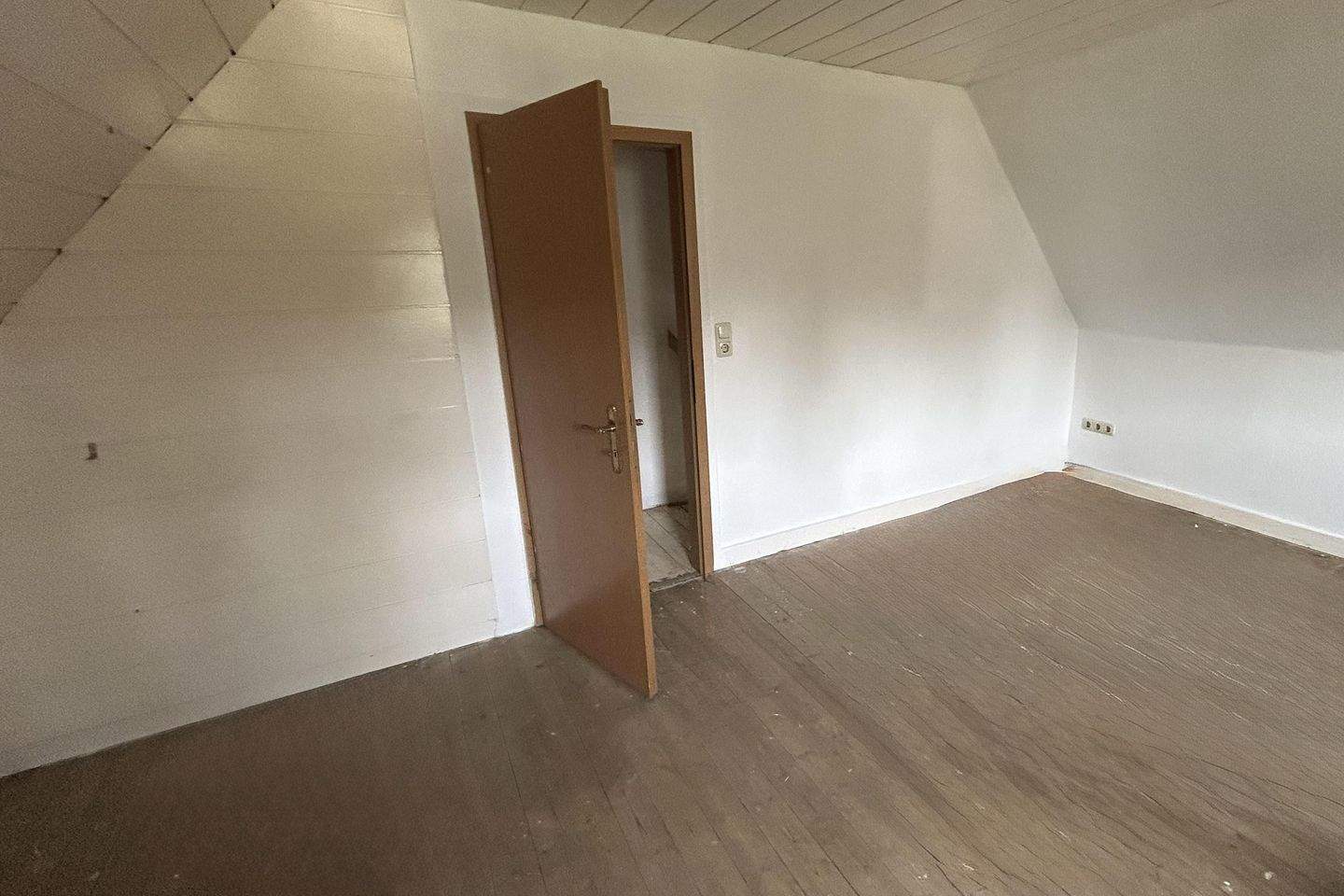 Charmantes Reihenendhaus mit großem Grundstück und Entwicklungspotenzial – 23568 Lübeck – Vorschaubild 6