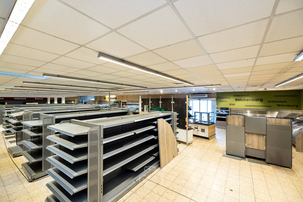 Wohn- und Geschäftsanwesen mit 12 Wohnungen + 1.175m² Gewerbefläche in direkter Nähe zu Würzburg, 97234 Reichenberg