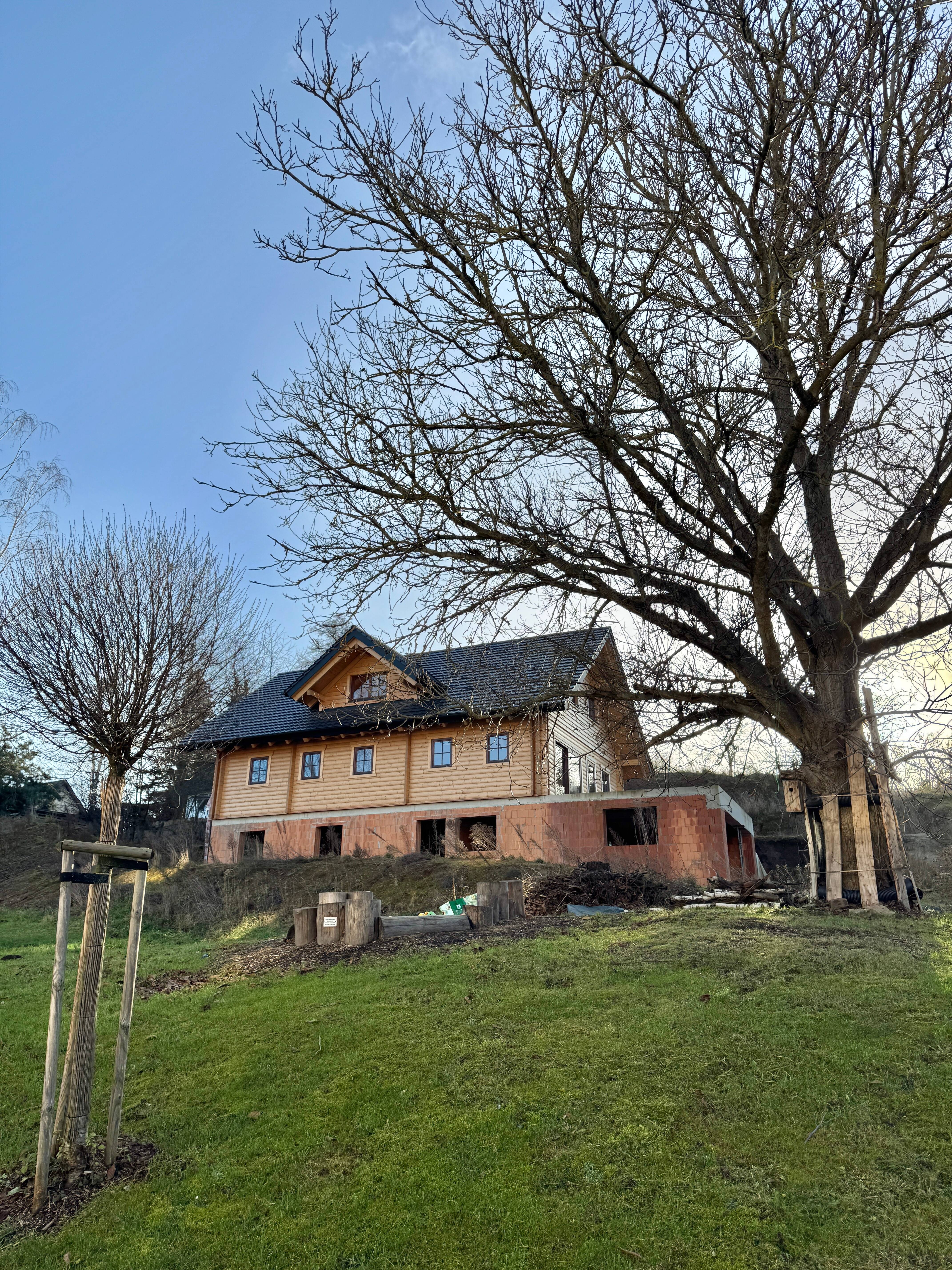 ==Exklusives Einfamilienhaus mit Einliegerwohnung und Doppelgarage. In Top Lage und traumhaften Grundstück==, 7548 Gera
