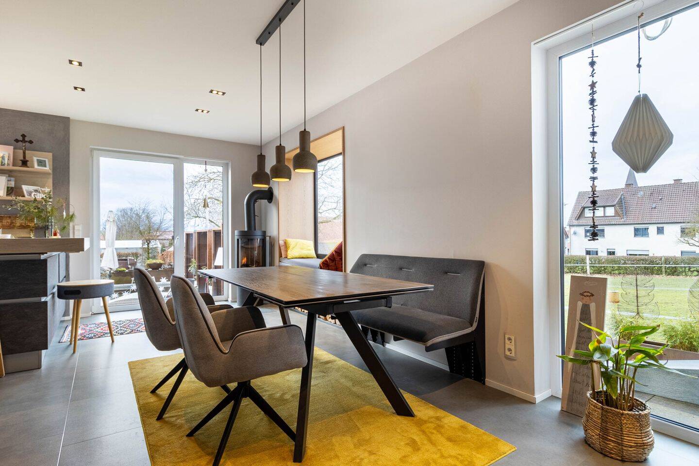 Licht, Raum und Lebensqualität – einzugsfertiges Zuhause mit Einliegerwohnung, 34431 Marsberg