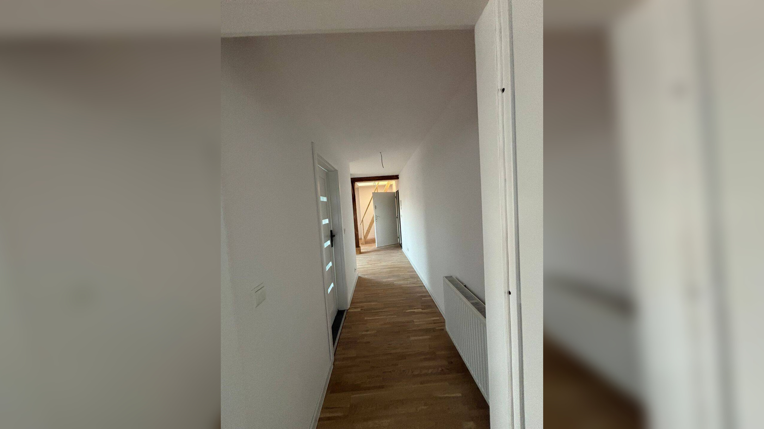 Grimmen,NEU saniert, sehr helle 2 Zimmer WE Dachgeschoss, 53 qm,729,- warm inkl.ab Feb.26, gehoben, Parkett, alles neu kernsaniert., 18507 Grimmen