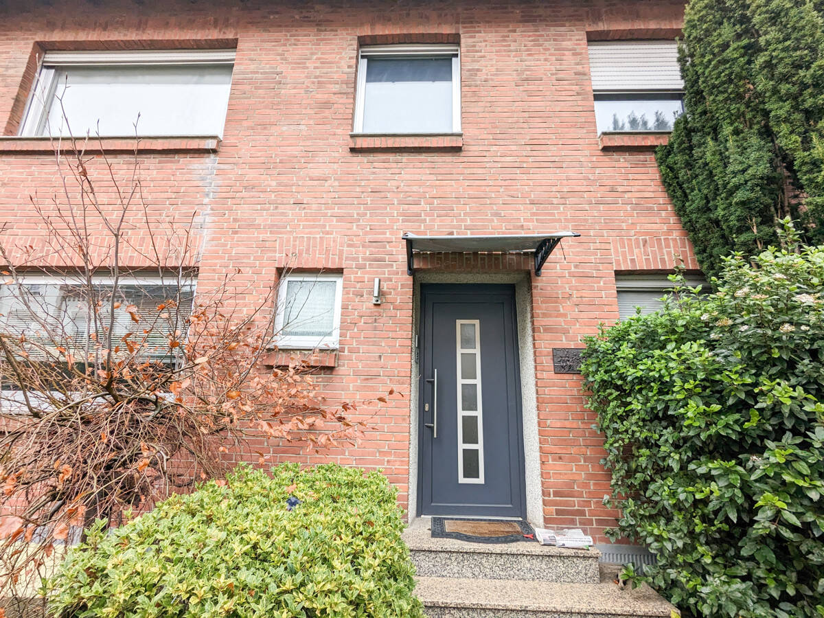 Gepflegtes 1-2-Familienhaus mit Palmengarten und Garage sucht nette Eigentümer, 41515 Grevenbroich