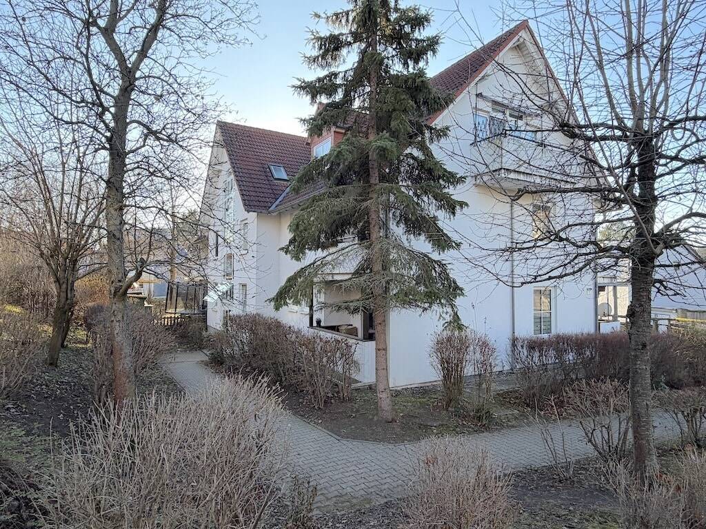 Großzügige Wohnung mit 2 Balkonen im Erdgeschoss, 99428 Weimar