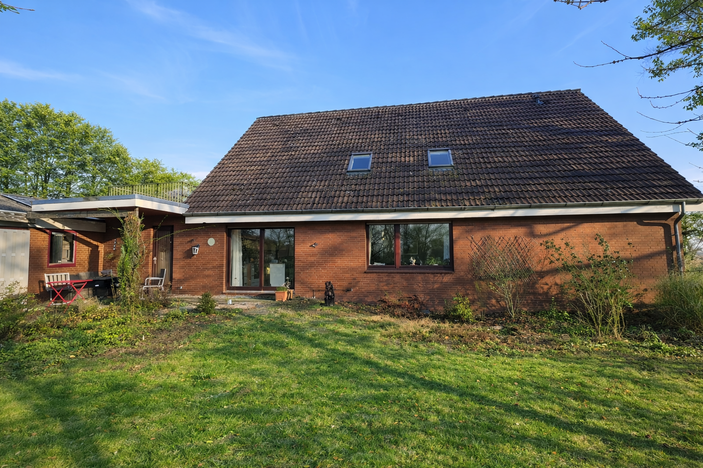 7 Hektar Land inklusive – Einfamilienhaus mit Stall, Halle und Nebengebäuden, 21737 Wischhafen