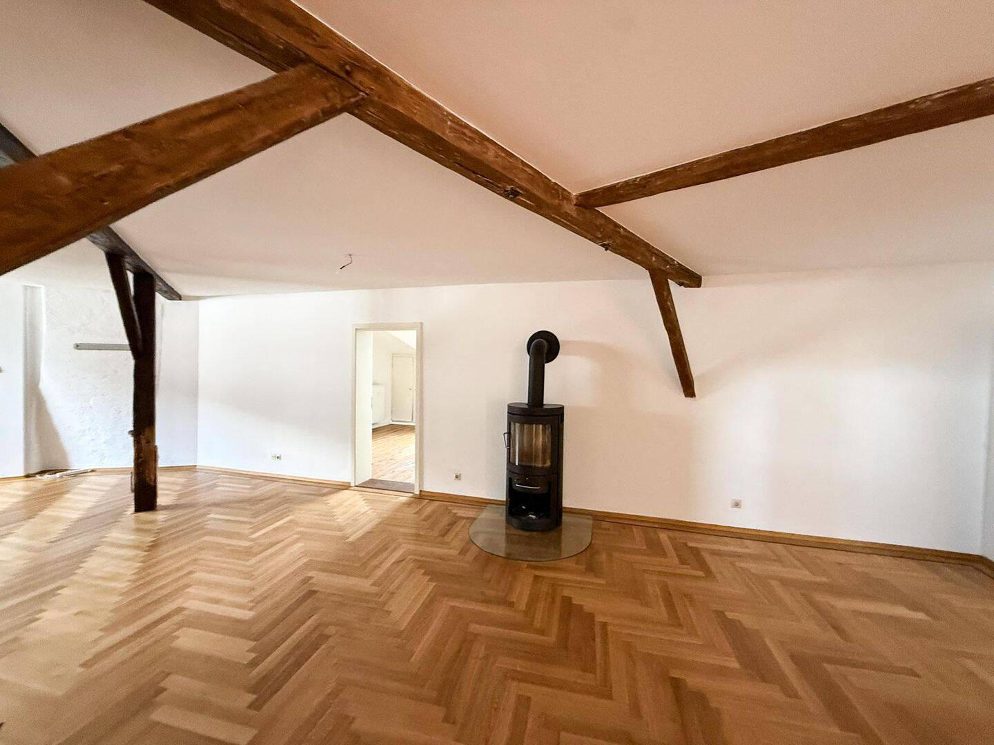 Große 5-Zimmer Wohnung direkt am Maxplatz, 83278 Traunstein