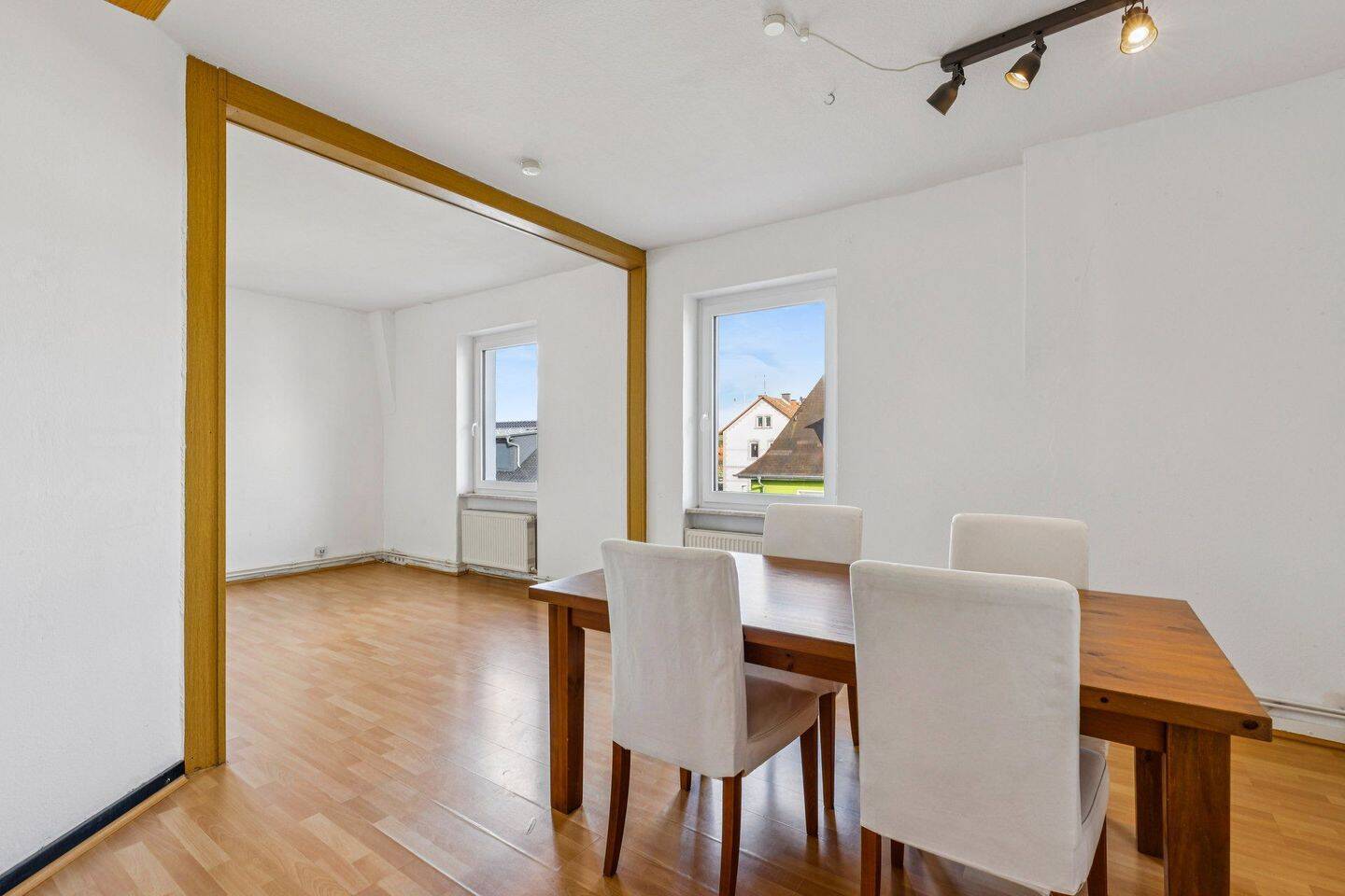 Sofort verfügbar: 3-Zimmer-Wohnung mit Terrasse in gepflegtem 4-Parteienhaus, 35398 Gießen