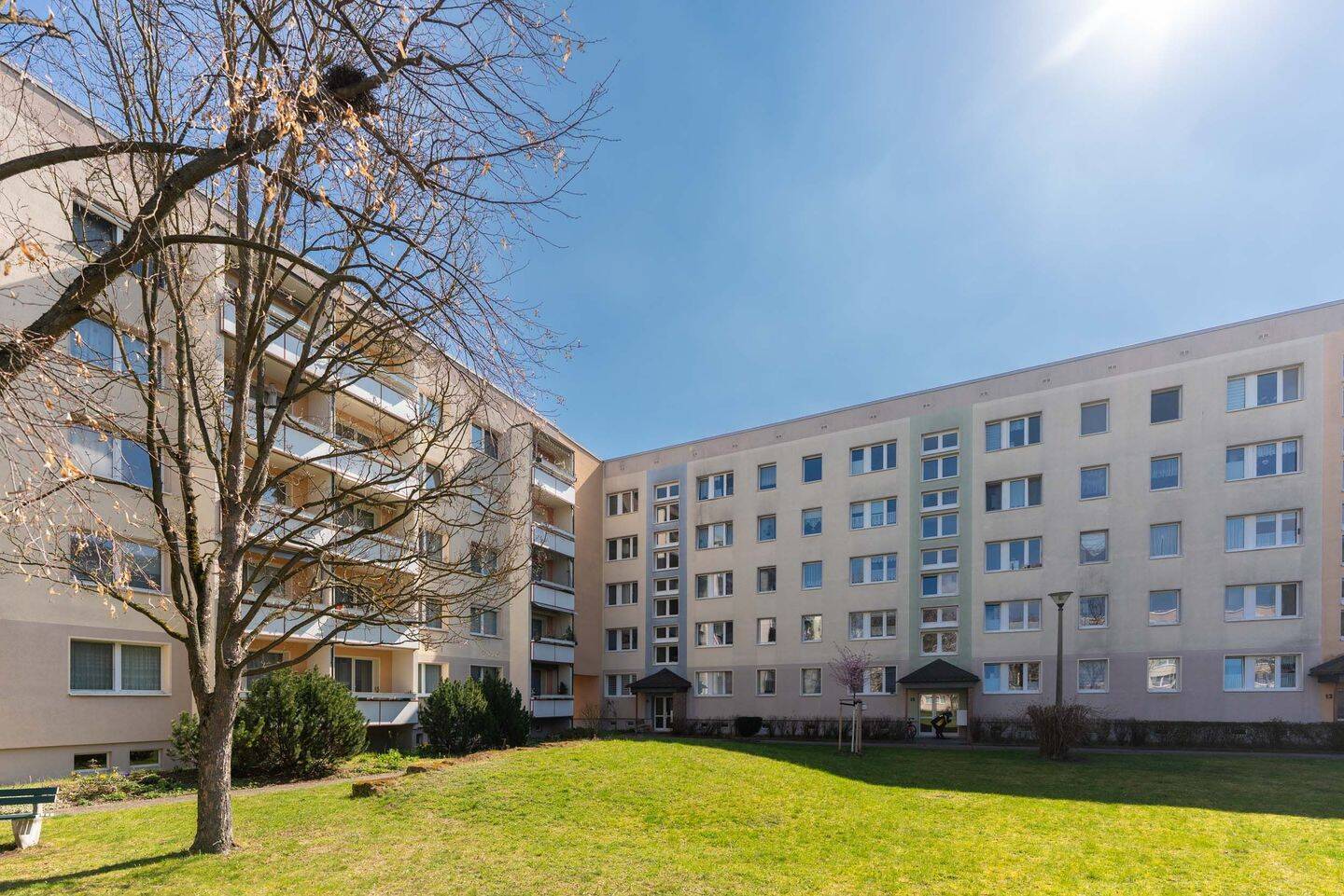 praktische Etagenwohnung in ruhigem Wohnkomplex, 7747 Jena (Lobeda)