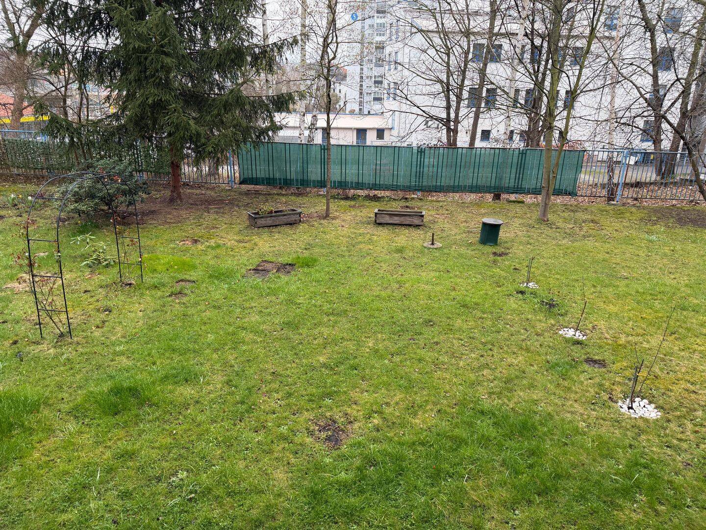 Bad mit Fenster, großer Balkon, mit Gartenantei, und Stellplatz – Chemnitz – Vorschaubild 3