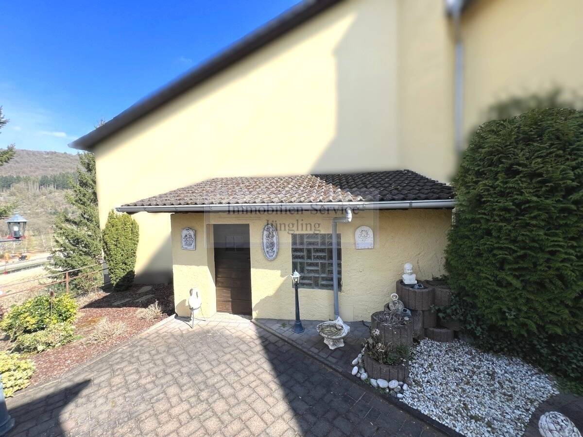 Einfamilienhaus in Ahrbrück zu verkaufen., 53506 Ahrbrück