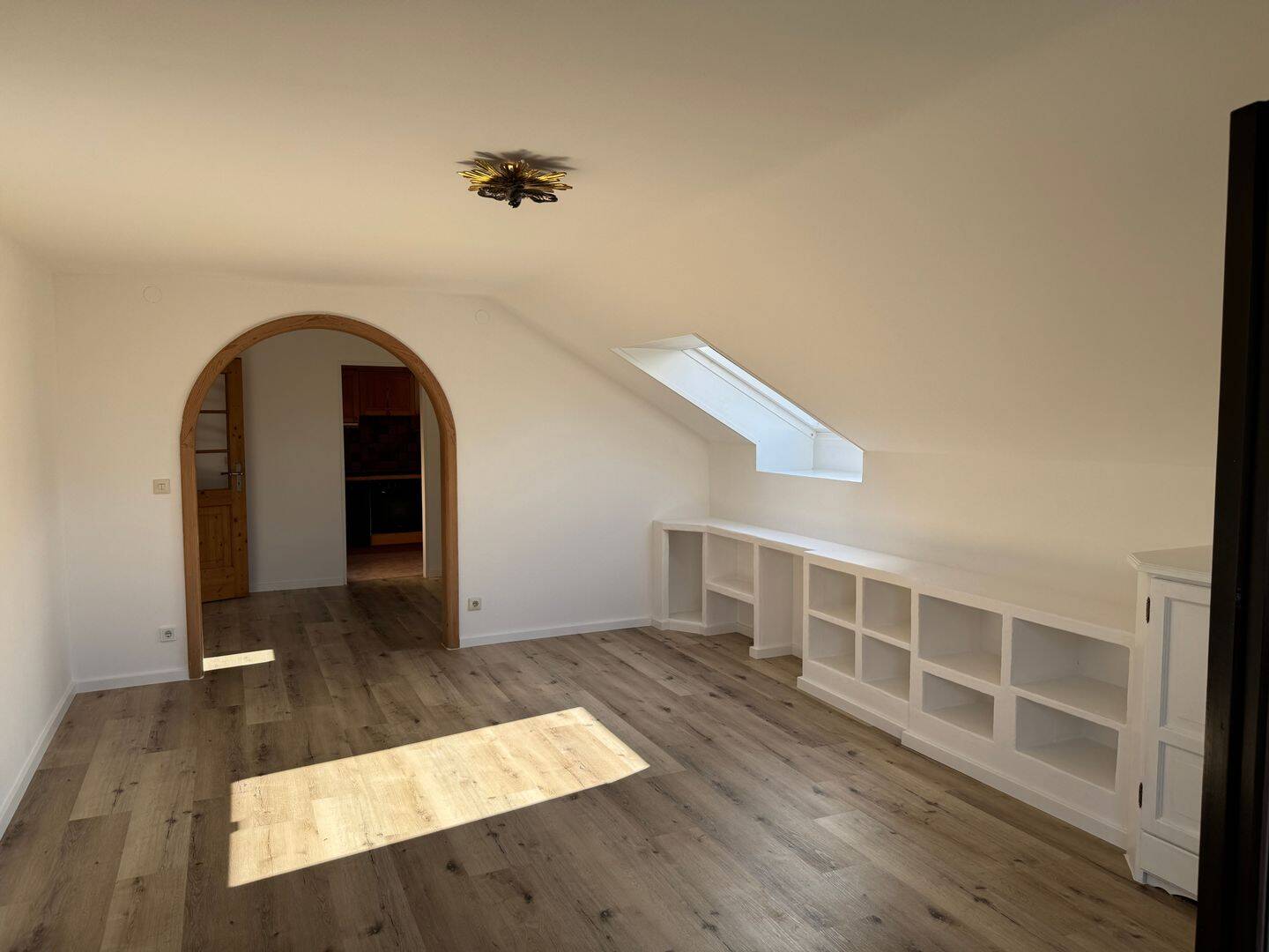 Willkommen Dahoam!! Attraktive 2,5 Zimmer Dachgeschosswohnung mit ansprechendem Grundriss in ruhiger Lage von Oberammergau, 82487 Oberammergau