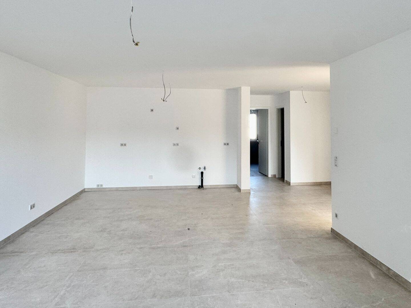 Drei-Zimmerwohnung mit Balkon, Gäste-WC und viel Platz für den eigenen Wohntraum – 63071 Offenbach am Main – Vorschaubild 3
