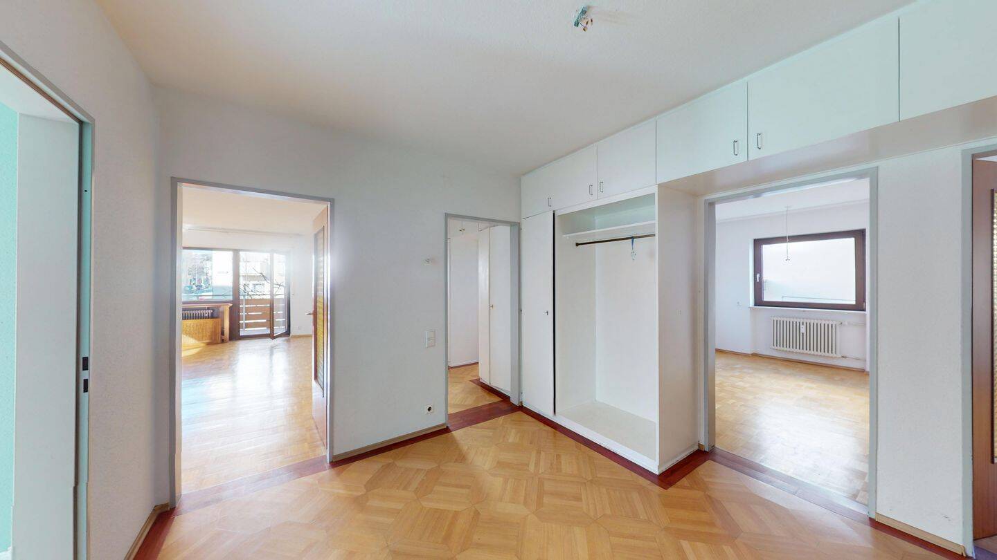 Familienfreundliche 5-Zi.-ETW im Hochparterre mit Balkon & eigener Garage – Karlsruhe-Durlach, 76227 Karlsruhe (Durlach Hohenwettersbach Stupferich)