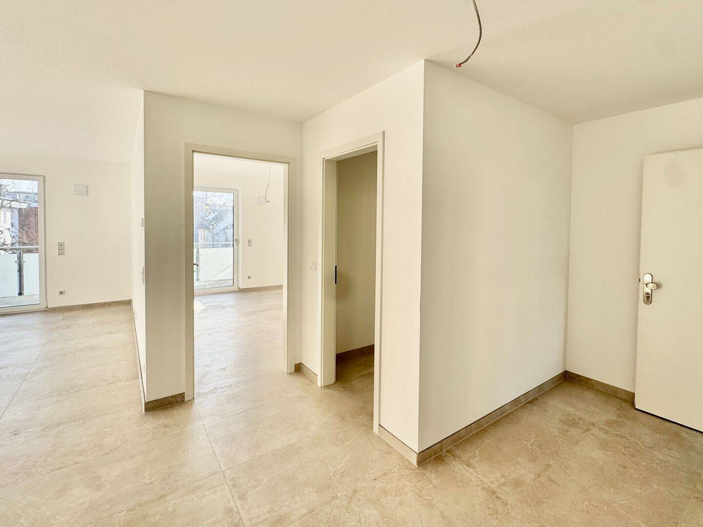 Viel Licht, viel Platz – Ihr neuer Wohntraum! – 63071 Offenbach am Main – Vorschaubild 4
