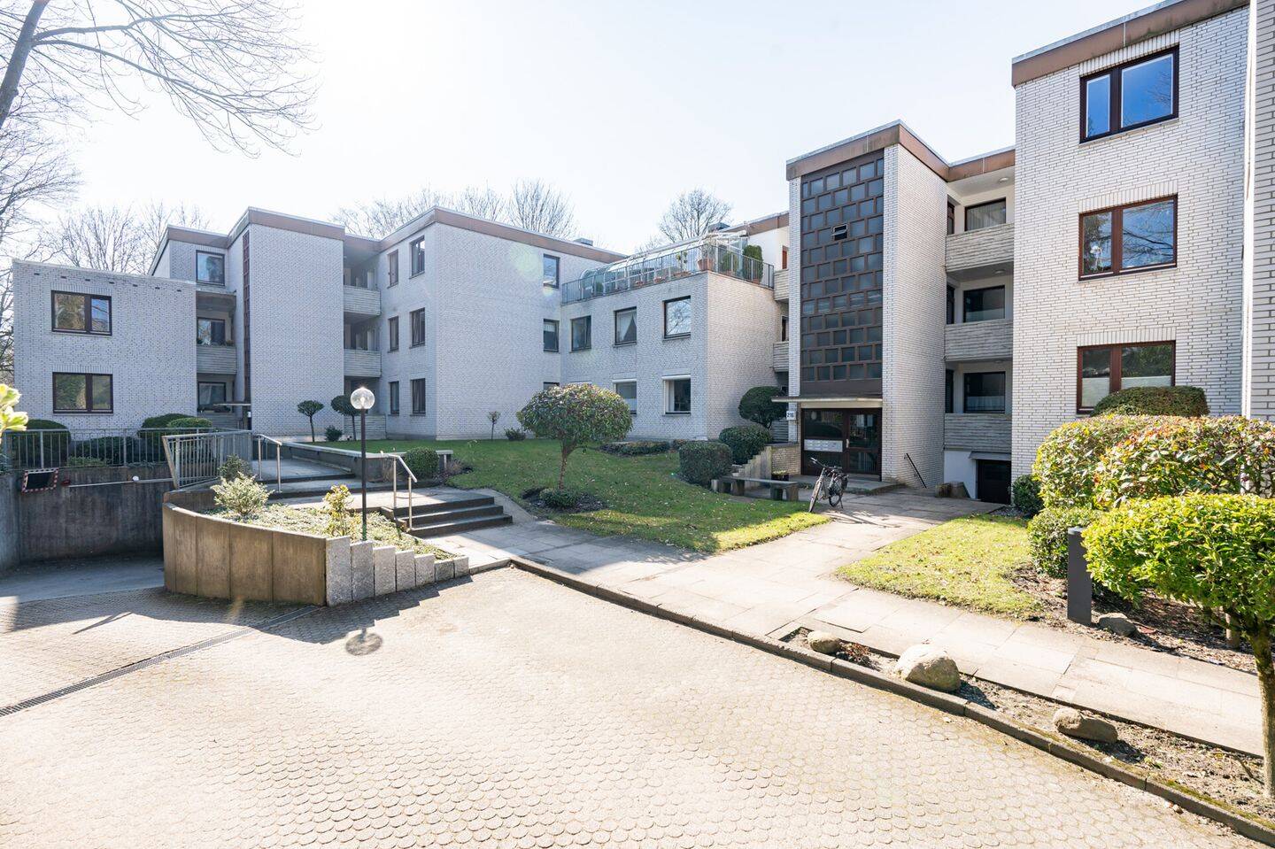 Komfortable 3-Zimmer-Terrassenwohnung in sehr gepflegter Wohnanlage mit Blick auf den Saseler Park