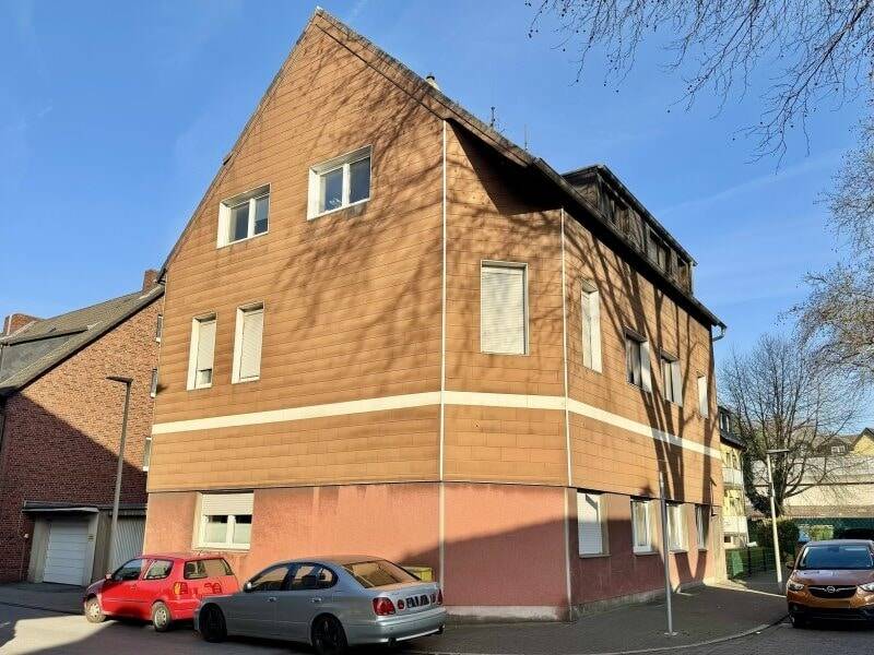 Mehrfamilienhaus mit Potential und Geschichte in ruhiger Seitenstraße von Oberhausen-Eisenheim, 46117 Oberhausen