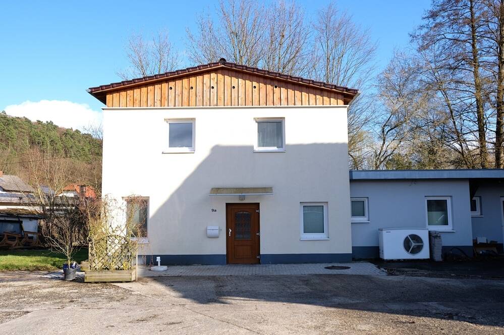 Exklusives Angebot: 2 Häuser, 1 Büroeinheit, 3 Garagen, Hof und Garten in Richelsdorf !, 36208 Wildeck