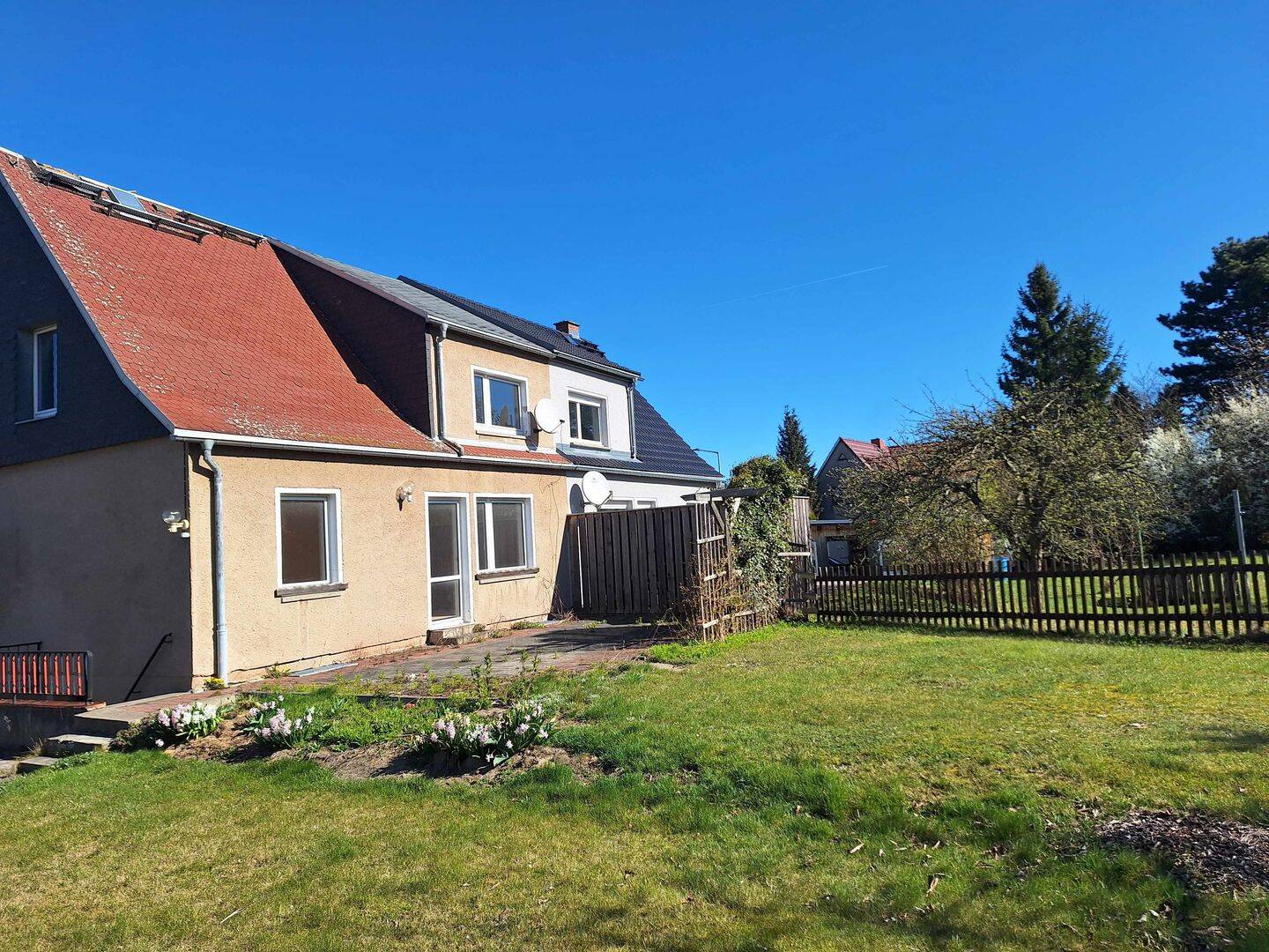 DHH im beliebten Wohngebiet, 9599 Freiberg