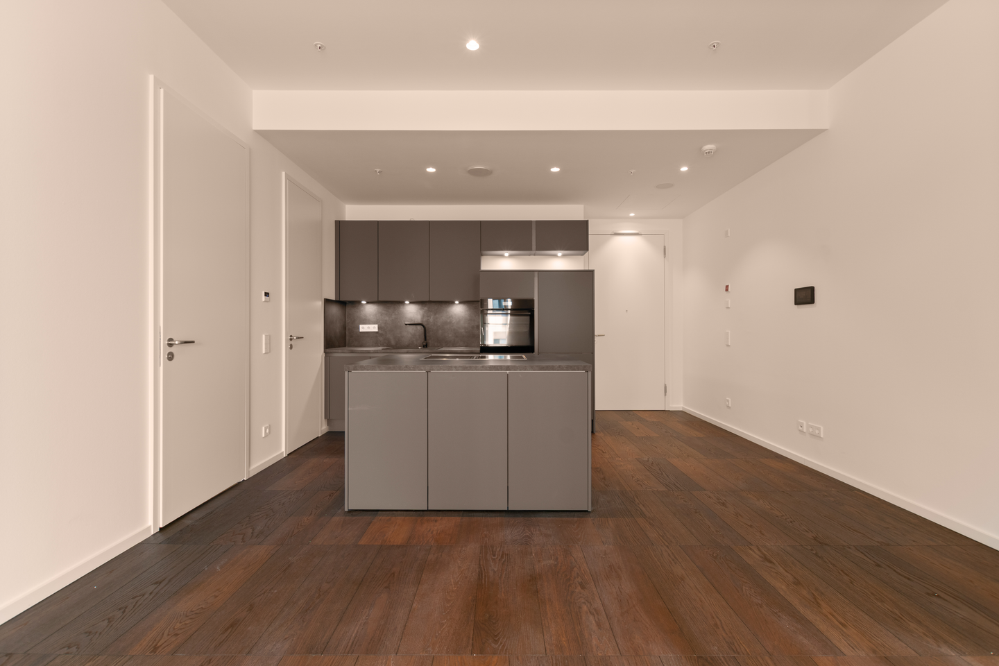 Elegante 2-Zimmer-Wohnung im FOUR Frankfurt, 60311 Frankfurt am Main (Altstadt Innenstadt)