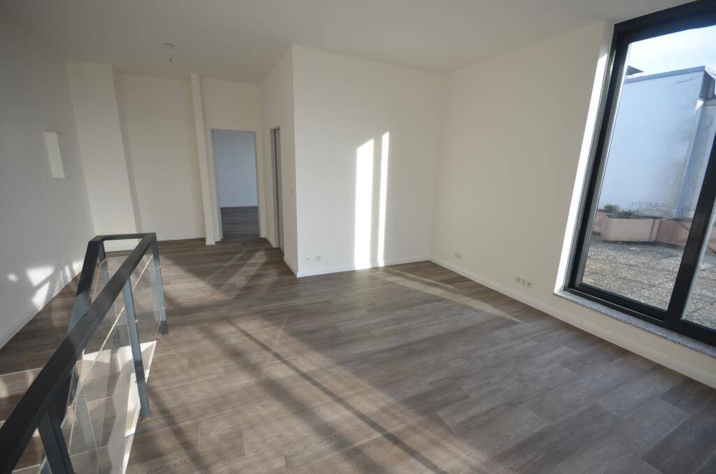 VERMIETETE PENTHOUSE-WOHNUNG MITTEN IM LEBEN – 22391 Hamburg – Vorschaubild 3