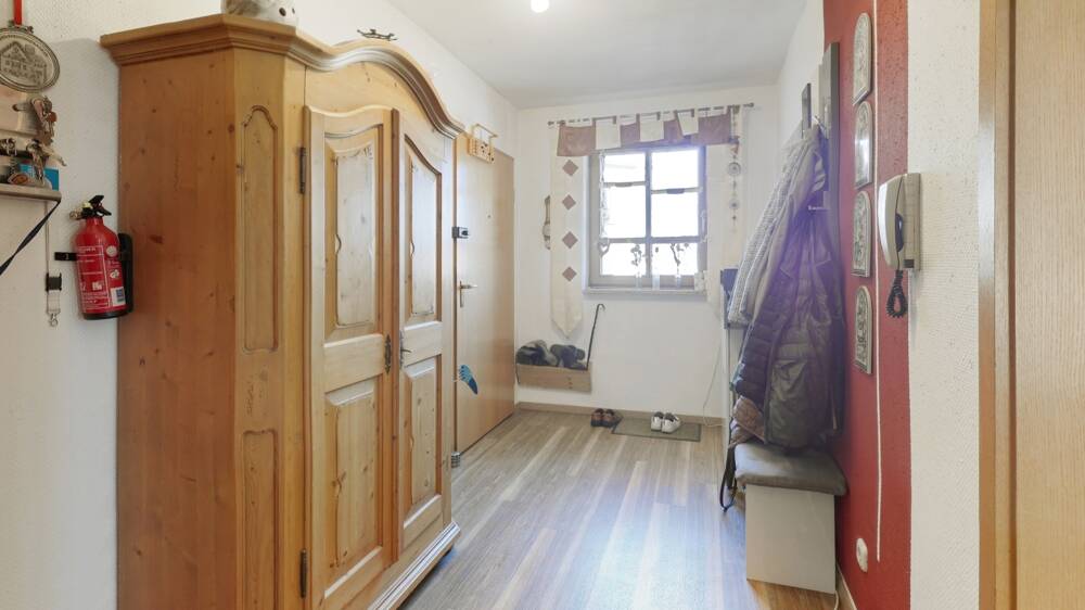 Attraktive 3-Zimmer-Wohnung mit Balkon, 2 KFZ Stellplätzen und Blick auf den Annaberg, 92237 Sulzbach-Rosenberg