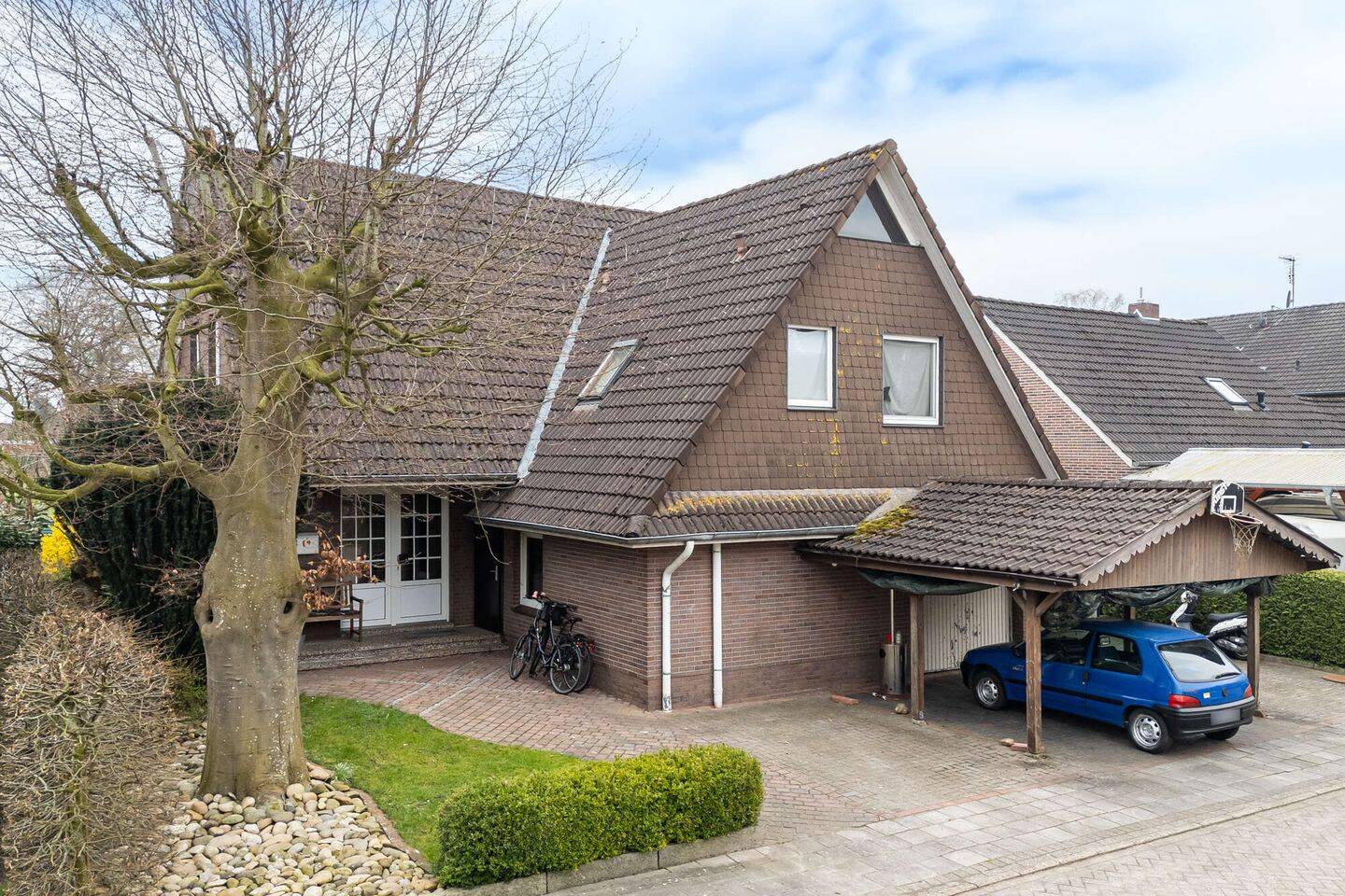 Vermietetes 3-Parteienhaus in zentraler Lage von Augustfehn, Obj. 9553, 26689 Apen