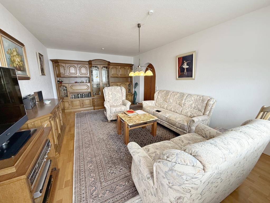 3 ½ -Zimmer-Wohnung mit Balkon, Garagen-Stellplatz und Schwimmbad, 72458 Albstadt