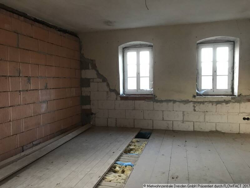 Denkmalschutz!! Ausbaufähiges Bauernhaus in nördlicher Stadtrandlage !!!, 1328 Dresden