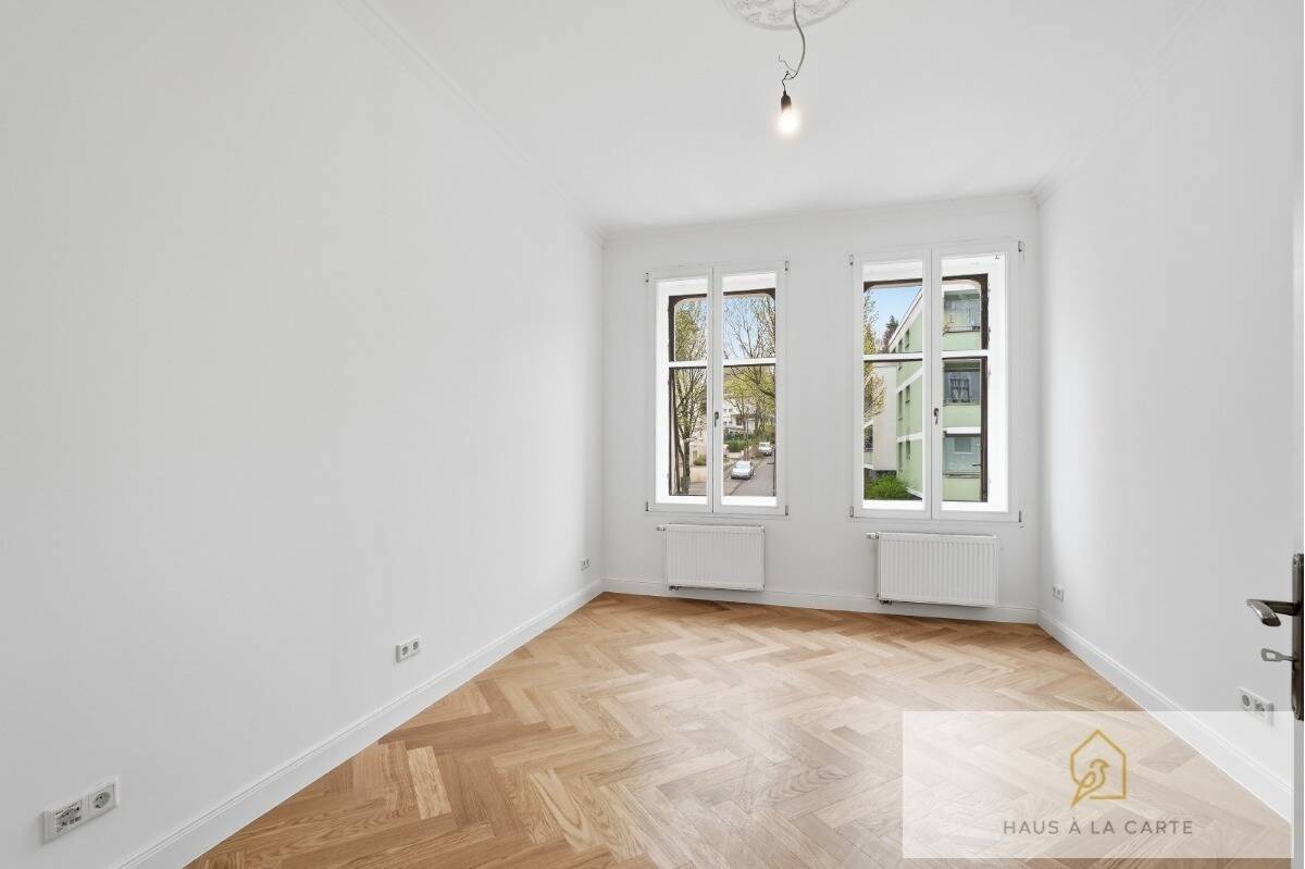 Historisch wohnen, modern entspannen: Ihr 4-Zimmer-Traum mit Balkon in Vohwinkel, 42329 Wuppertal (Vohwinkel)
