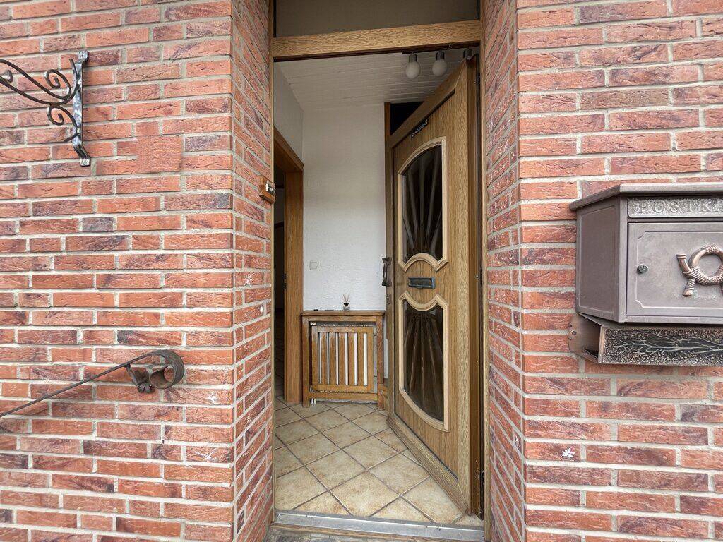 Bezugsfreies Einfamilienhaus mit tollem Garten und zwei Stellplätzen -Nähe Wurmtal-, 52134 Herzogenrath