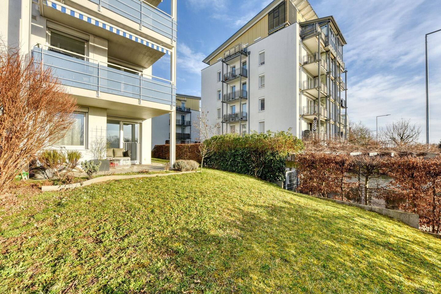+++ Erdgeschoss mit Süd/West-Terrasse & Grünfläche – inklusive TG-Box – aktuell vermietet +++ – 70376 Stuttgart – Vorschaubild 3