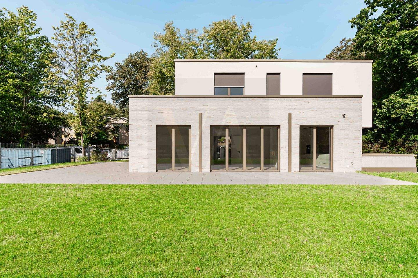 Designervilla mit Lift auf einen Seegrundstück direkt Am Großen Wansee zu vermieten, 14109 Berlin (Steglitz-Zehlendorf Nikolassee Wannsee)