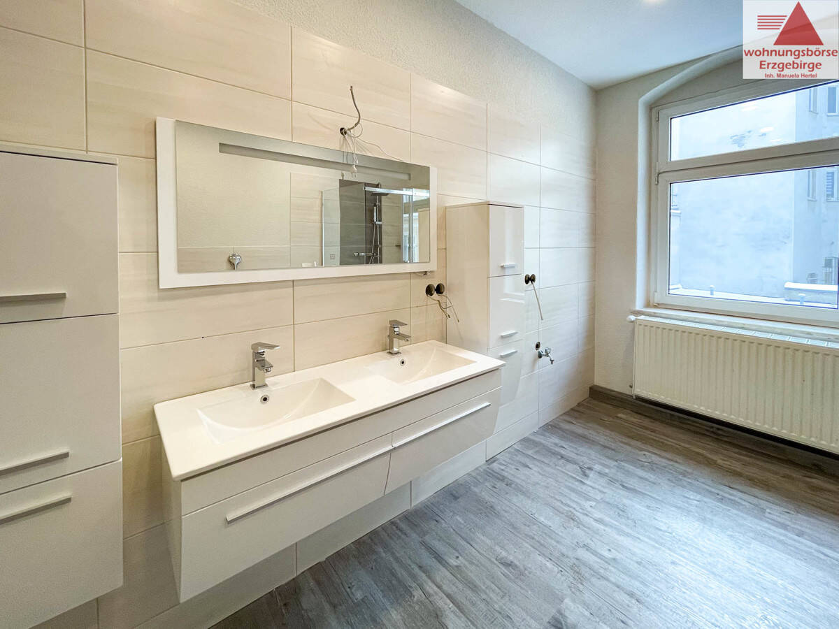 Wohnen mit Stil – Moderne 3-Raum-Wohnung in Aue, 8280 Aue-Bad Schlema