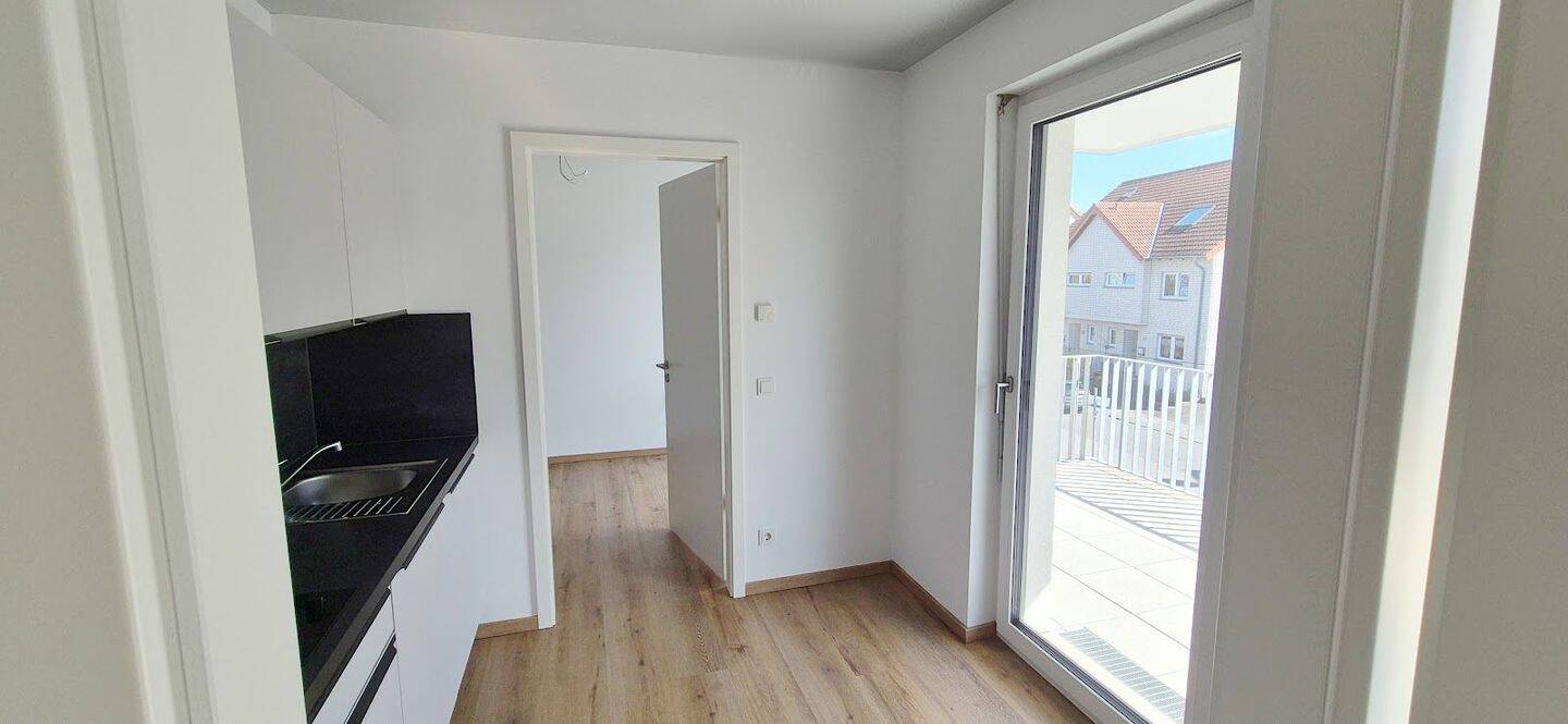 Genießen Sie das Wohnen mit Balkon! Helle 2 Zimmer, Einbauküche + Aufzug + TG-Platz – 52074 Aachen – Vorschaubild 3