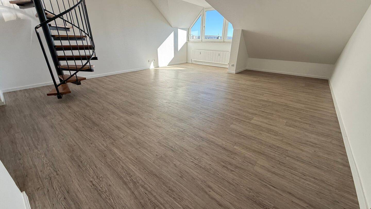 DG-Maisonette inkl EBK / Laminat / Bad mit Fenster + Dusche u.v.m.