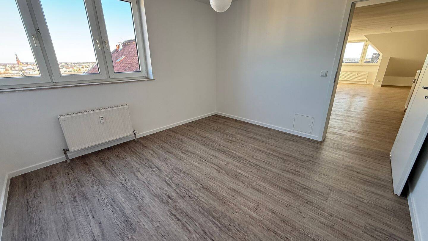 DG-Maisonette inkl EBK / Laminat / Bad mit Fenster + Dusche u.v.m. – Chemnitz – Vorschaubild 7