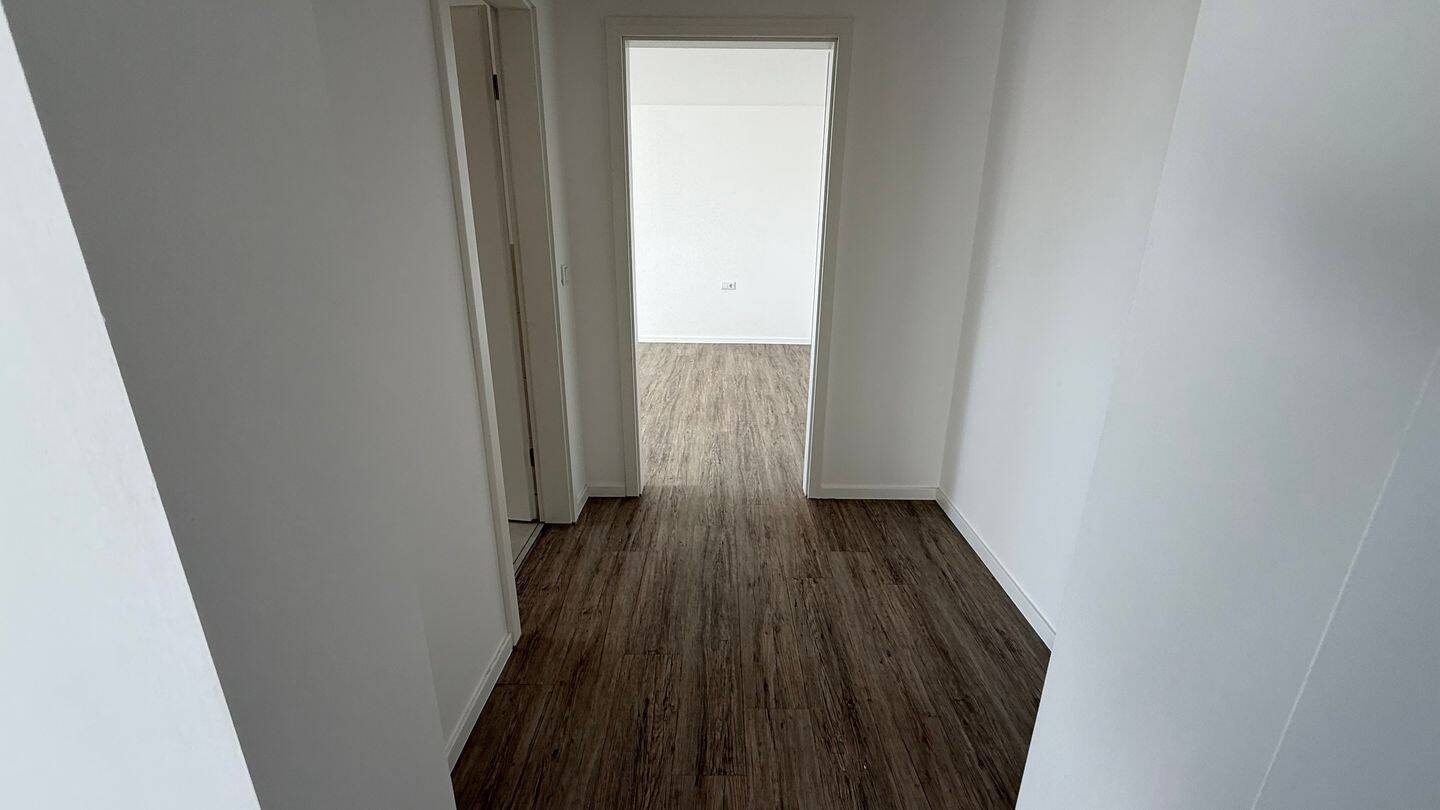 DG-Maisonette inkl EBK / Laminat / Bad mit Fenster + Dusche u.v.m. – Chemnitz – Vorschaubild 8