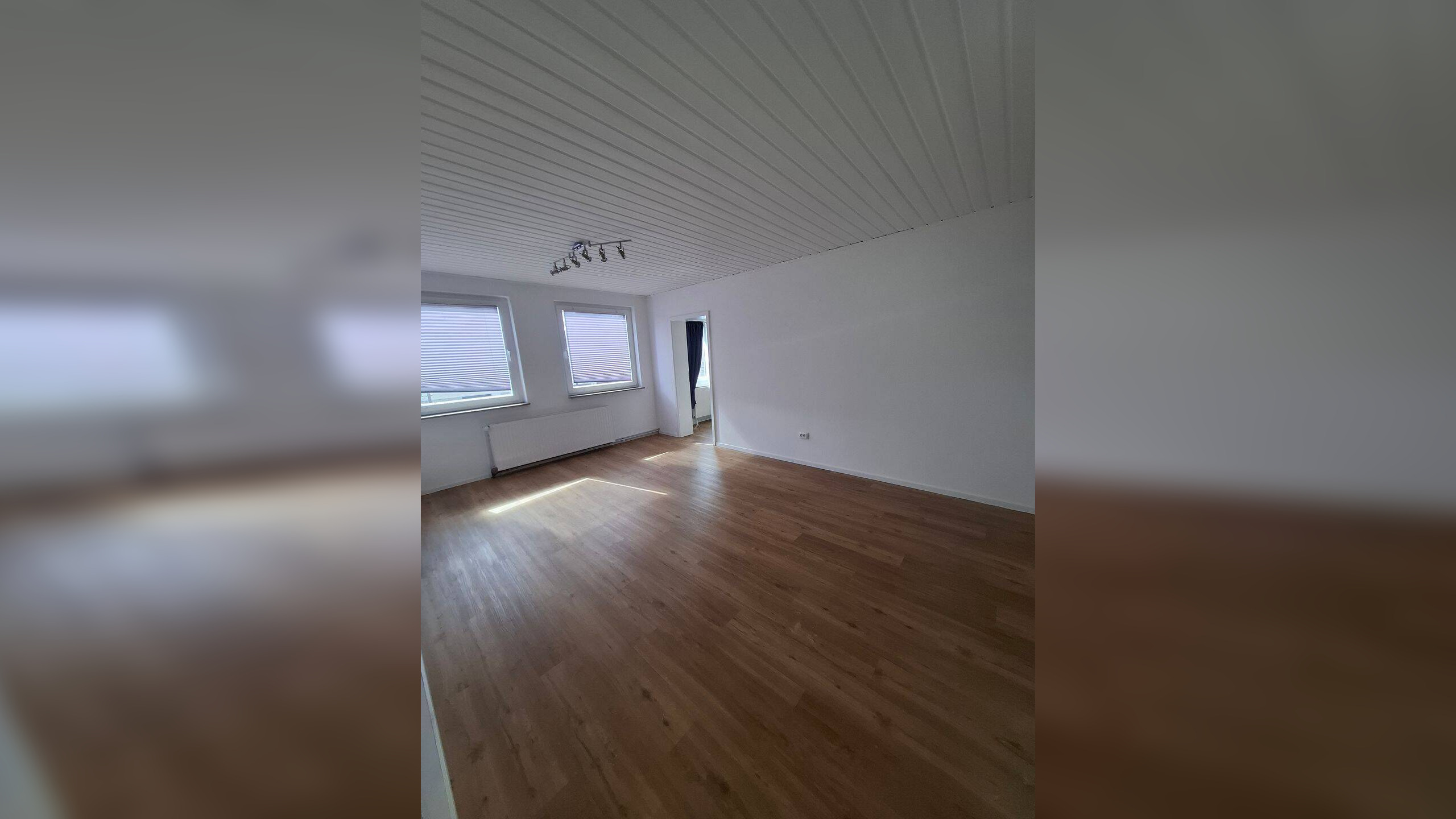 Schicke, offen gestaltete Wohnung mit hochwertiger Einbauküche auf dem Reiterhof zu vermieten!, 57610 Altenkirchen (Westerwald)