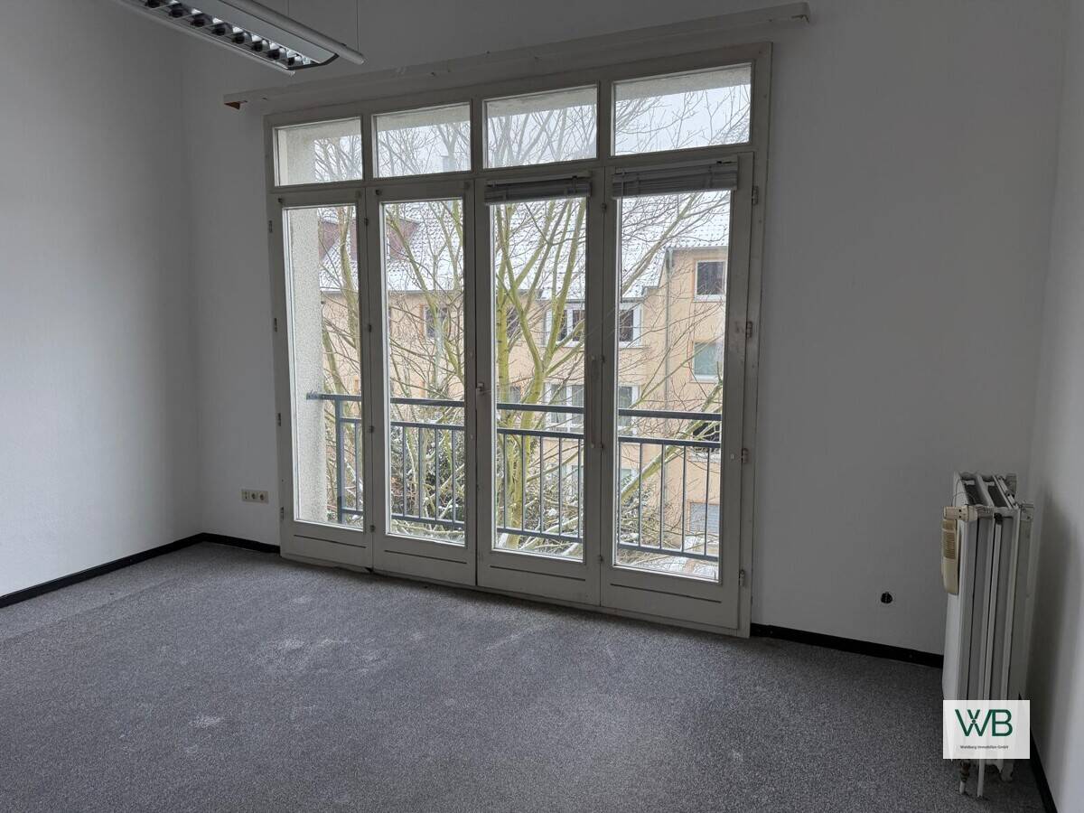 3 Wohnungen von 5 + Balkon – renovierungsbedürftig – Theaterwall Braunschweig – 38100 Braunschweig – Vorschaubild 3