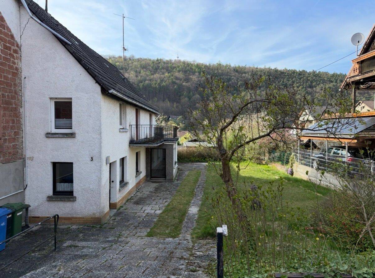 Einfamilienhaus mit Garten und Garage, 67472 Esthal