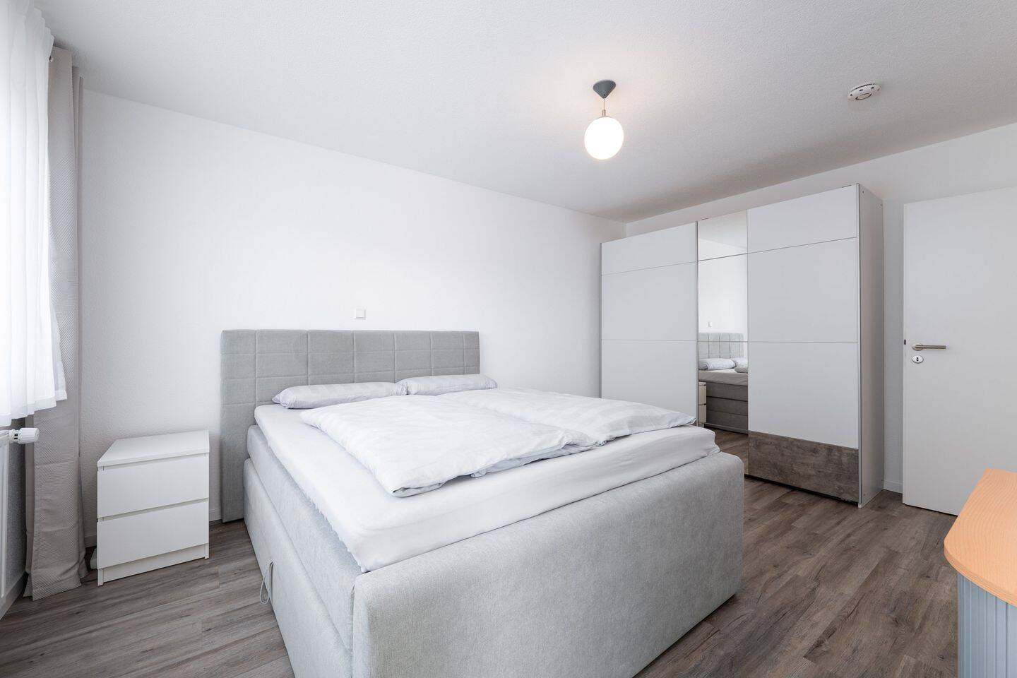 Hochwertig sanierte und voll möblierte Wohnung in Zentrumslage – 88630 Pfullendorf – Bild 1 von 4