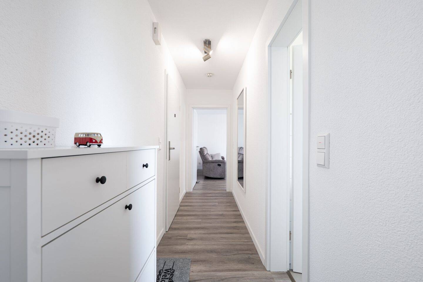 Hochwertig sanierte und voll möblierte Wohnung in Zentrumslage – 88630 Pfullendorf – Vorschaubild 3