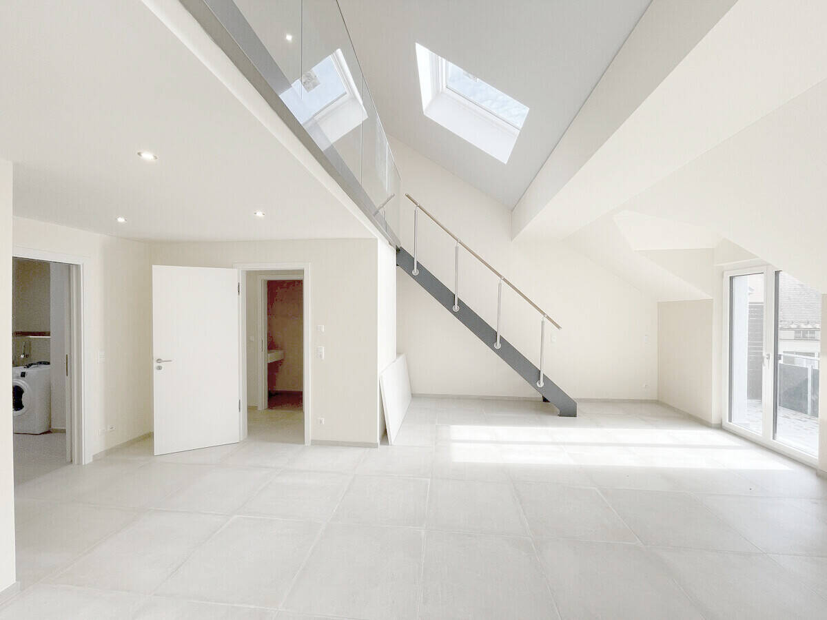 Helle neue 2,5 Zi.-Dachgeschoss-Maisonette-Whg. mit Süd-Balkon an der Floßlände von Wolfratshausen, 82515 Wolfratshausen