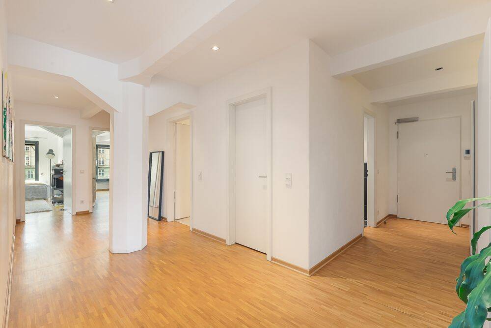 Exklusive 4-Zimmer-Wohnung mit Rheinblick im denkmalgeschützten „Siebengebirge“ – Rheinauhafen Köln – 50678 Köln – Vorschaubild 3