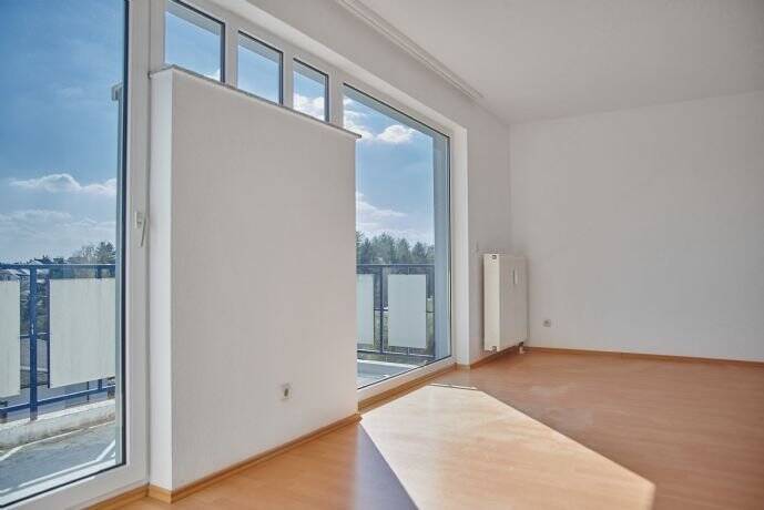 Provisionsfreie helle Appartementwohnung mit Balkon und Einbauküche zu vermieten!, 4680 Colditz