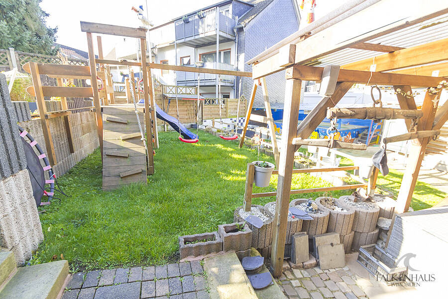 Wovon Großfamilien träumen Einfamilienhaus mit Garten, 2 Terrassen und mitten im Zentrum, 42899 Remscheid (Lennep Lüttringhausen)