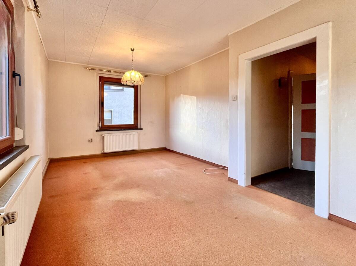 Gemütliche Doppelhaushälfte mit Potential und großem Grundstück in Waldenburg, 8396 Waldenburg