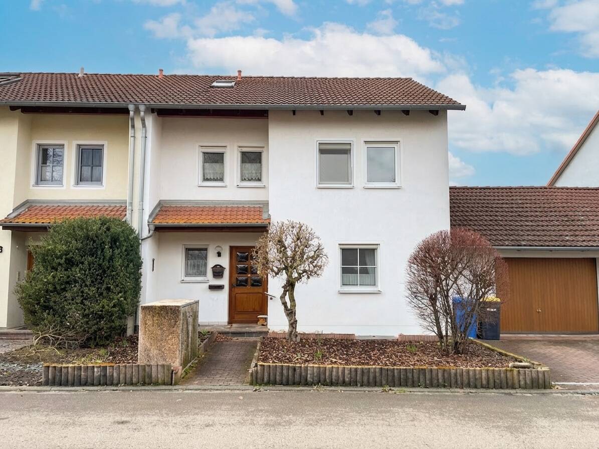 Hier wird sich Ihre Familie rundum wohlfühlen – gemütliche Doppelhaushälfte in Bad Windsheim!, 91438 Bad Windsheim