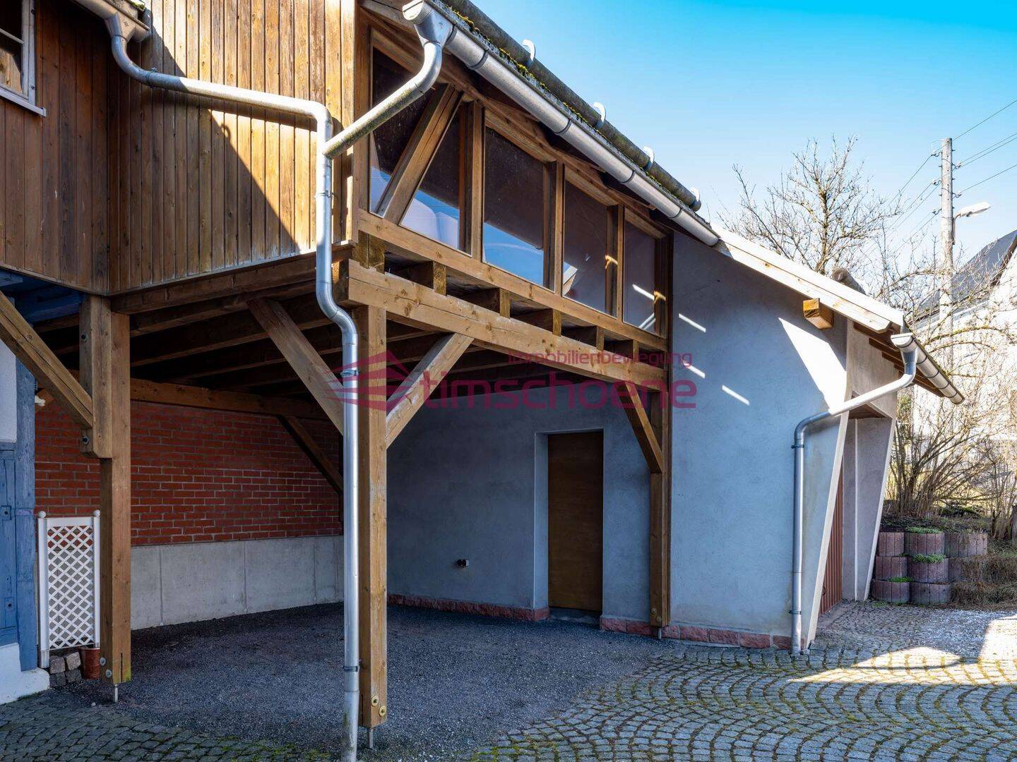**Top-zentral gelegenes Wohn- bzw. Gruppenhaus mit vielfältigen Nutzungsoptionen in Suhl zu verkaufen**, 98528 Suhl (Schmiedefeld)