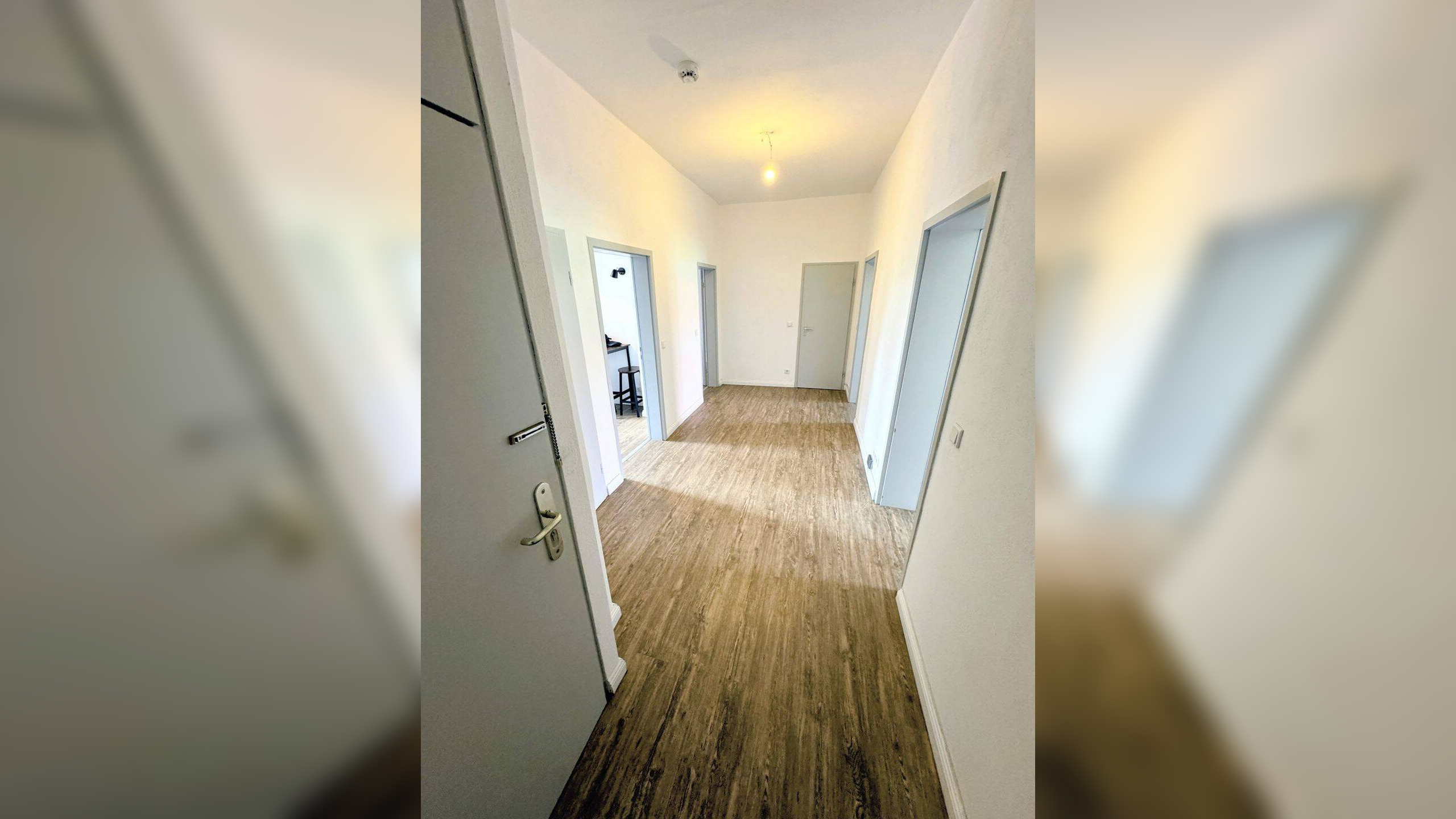 Sanierte 4 Zimmer Wohnung in zentraler Lage mit Balkon – Nürnberg – Vorschaubild 3
